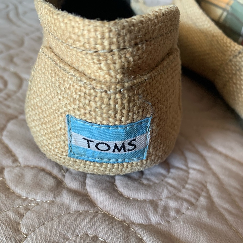 Toms...Size 6.5...Good Condition - Image 3